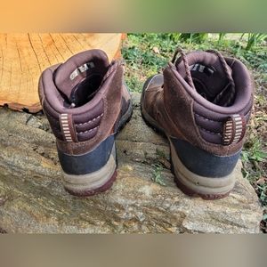 Ariat womens hiking of work boots size 10. Run small.